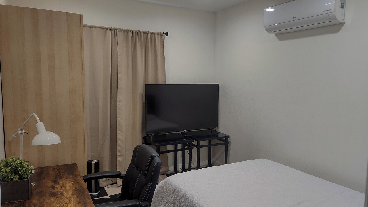 Photo of Bedroom in Northwest Anaheim