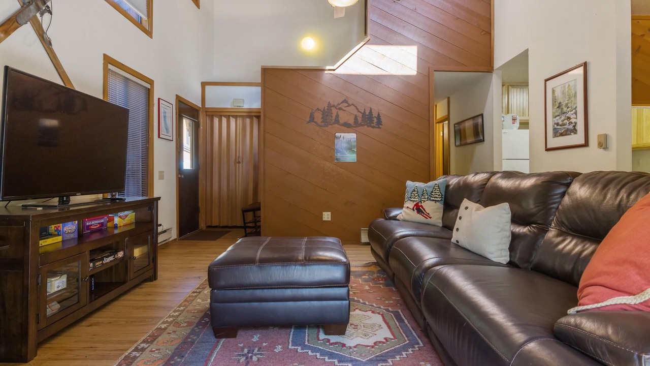 Photo of Livingroom in Shaver Lake