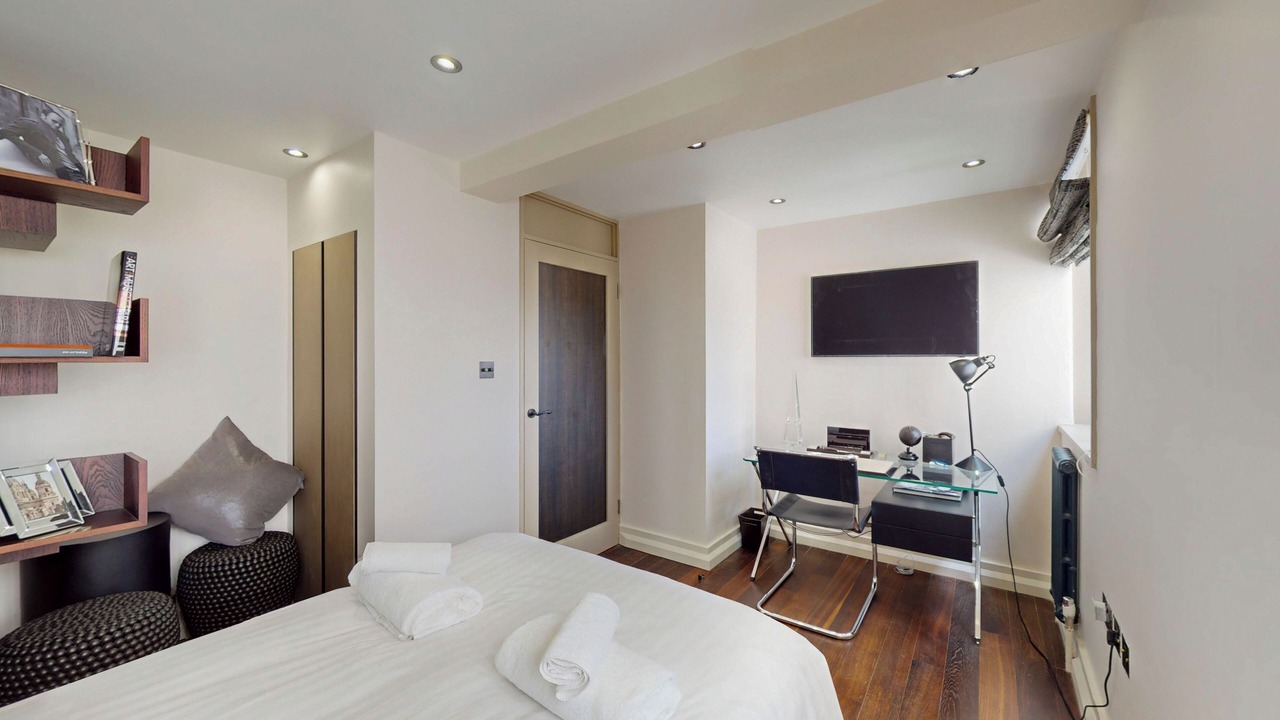 Photo of Bedroom in Royal Borough of Kensington and Chelsea