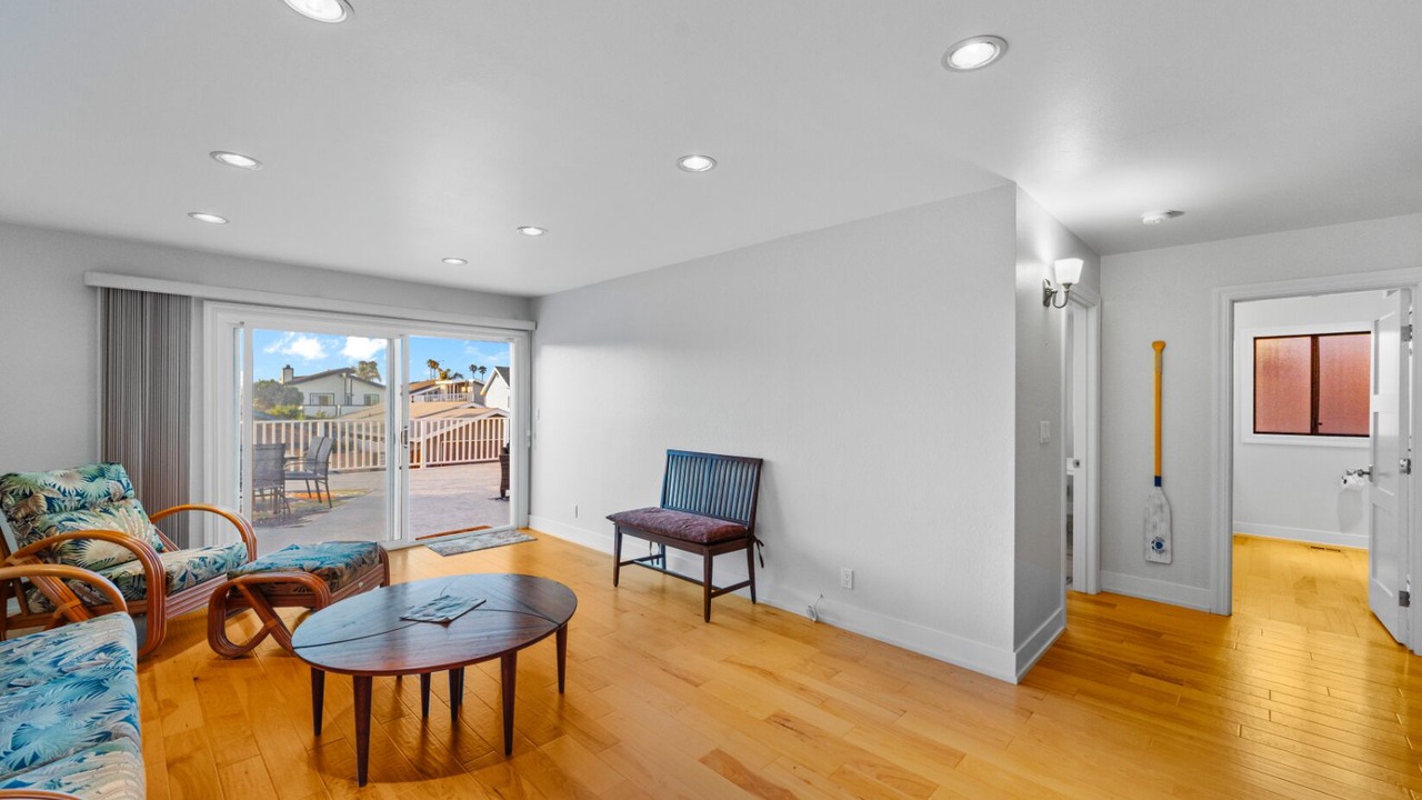 Photo of Livingroom in Oxnard Shores