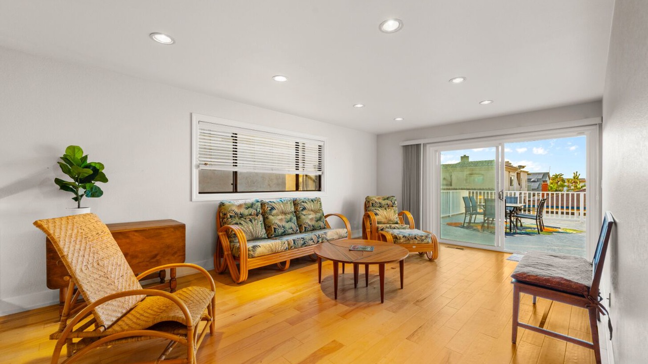 Photo of Livingroom in Oxnard Shores