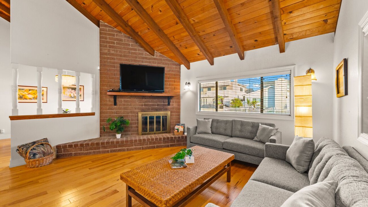 Photo of Livingroom in Oxnard Shores