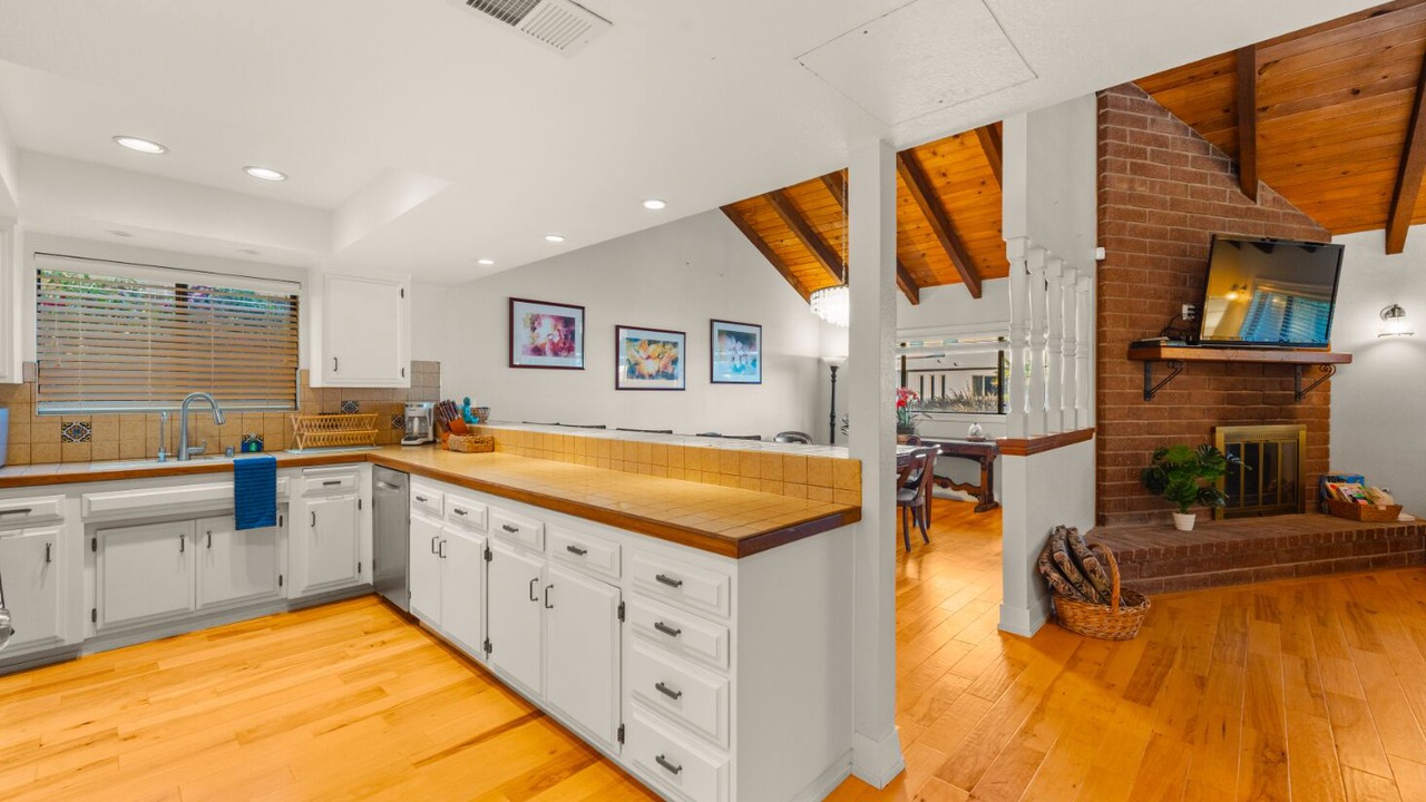 Photo of Kitchen in Oxnard Shores