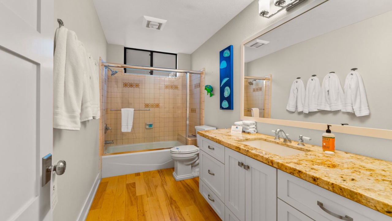 Photo of Bathroom in Oxnard Shores