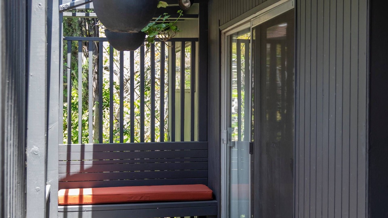 Photo of Patio Balcony in Hollywoodland