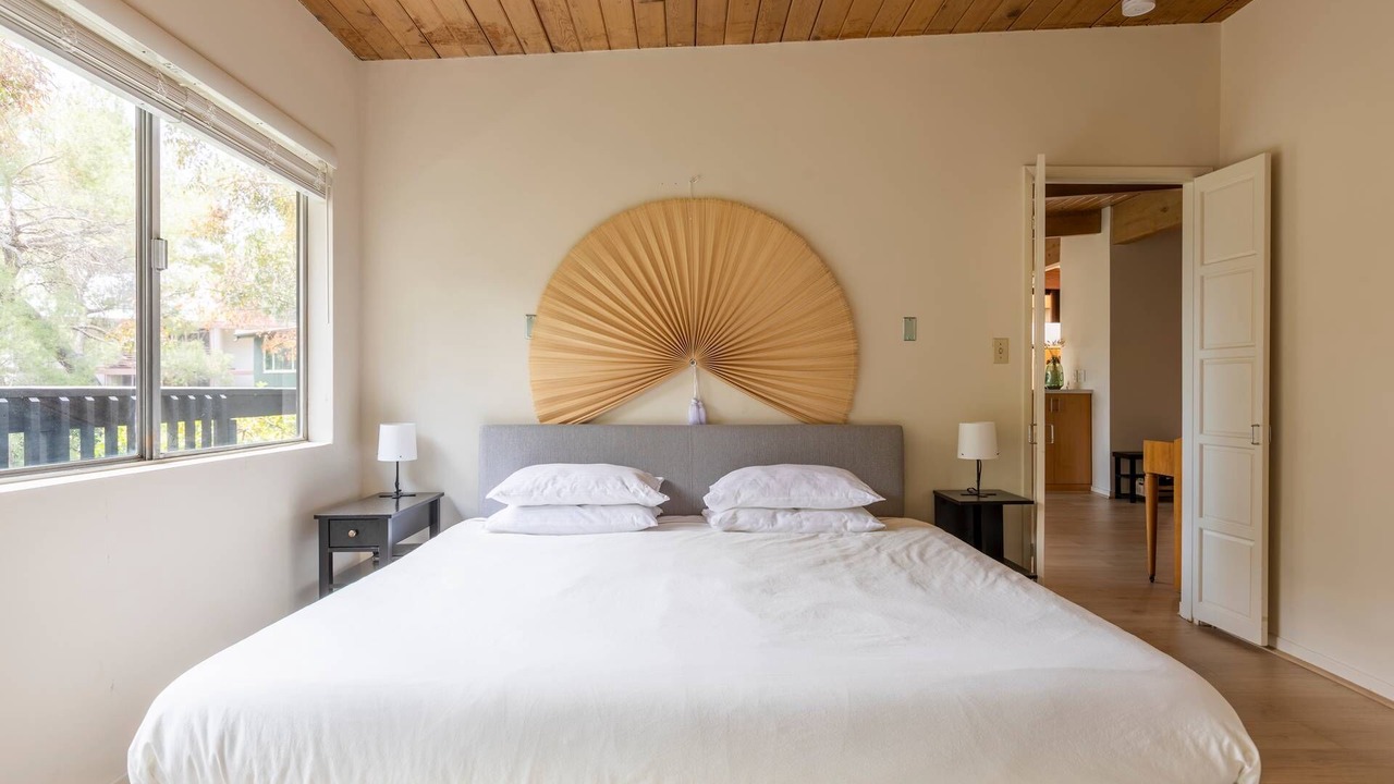Photo of Bedroom in Hollywoodland