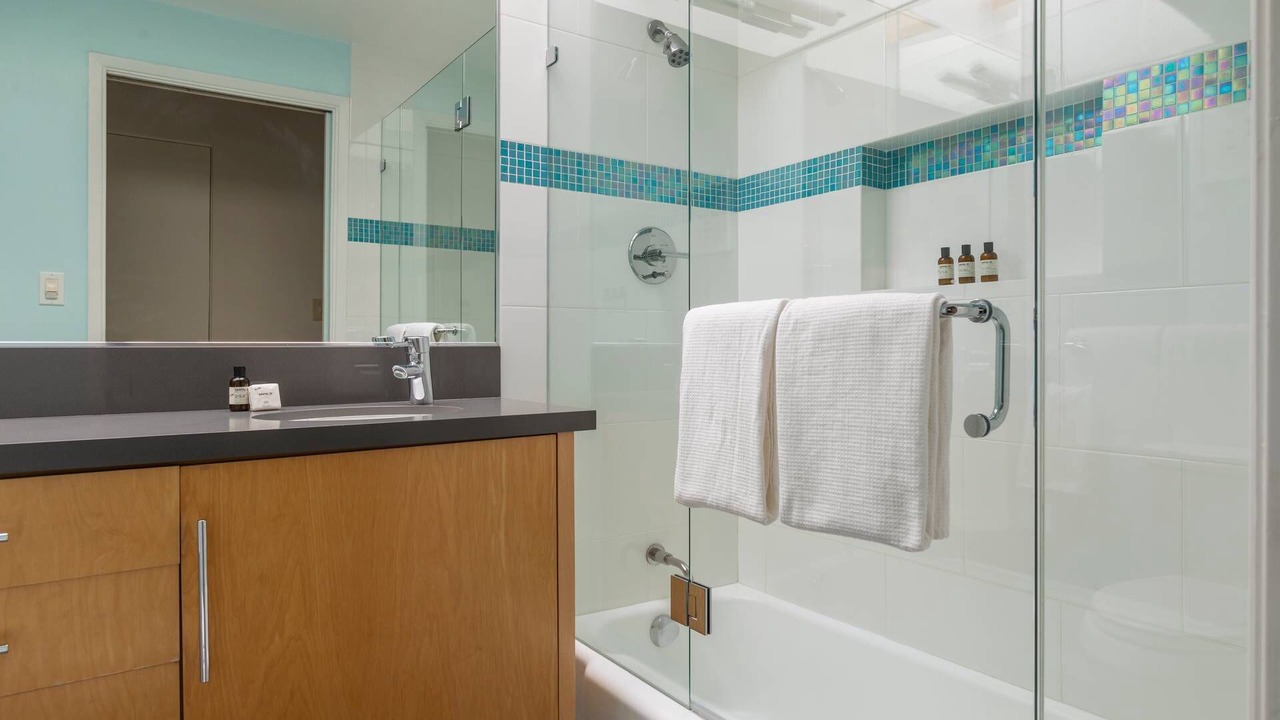 Photo of Bathroom in Hollywoodland