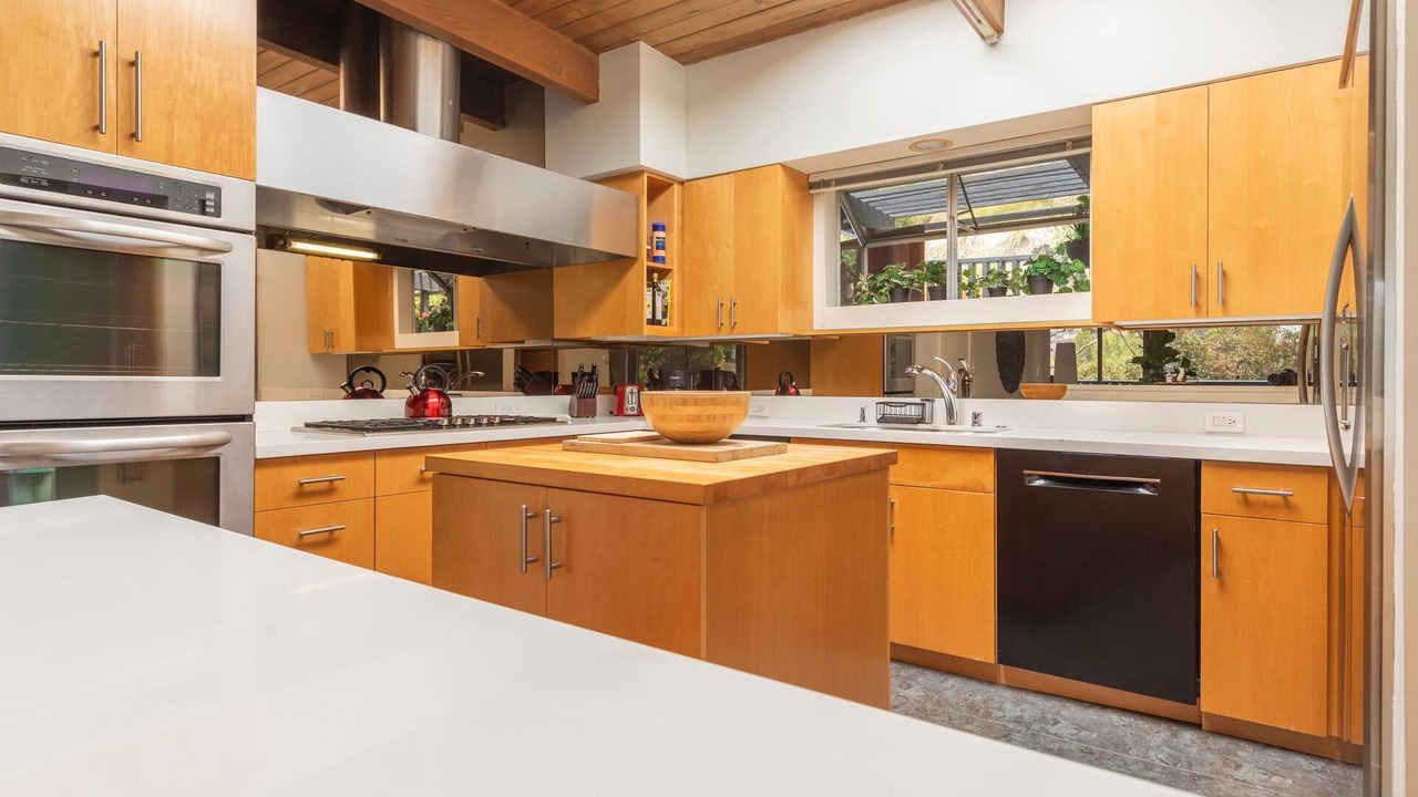 Photo of Kitchen in Hollywoodland