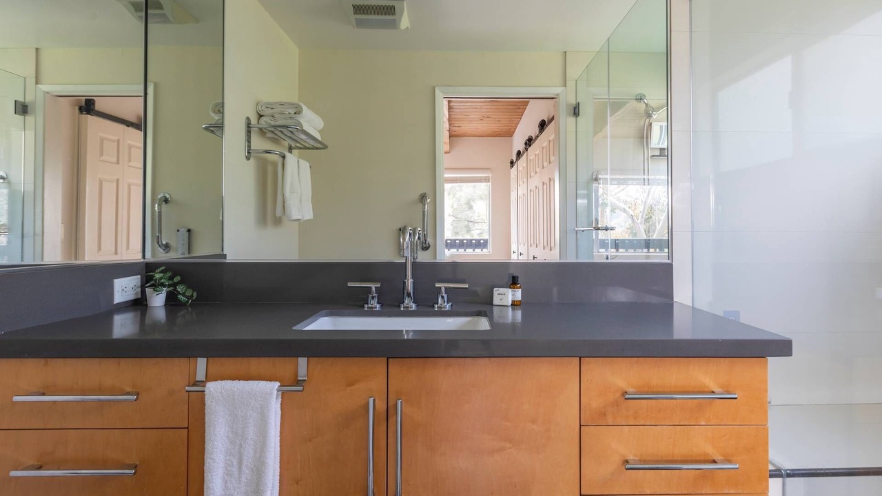 Photo of Bathroom in Hollywoodland