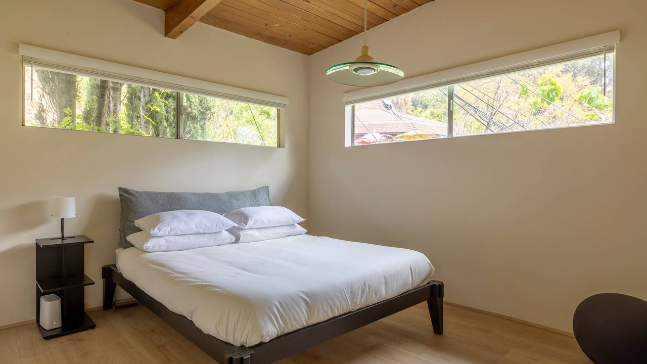 Photo of Bedroom in Hollywoodland