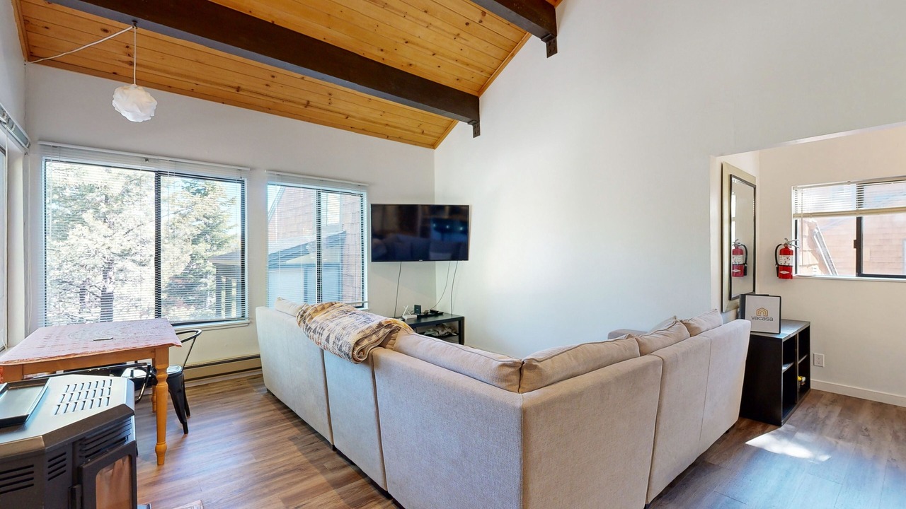 Photo of Livingroom in Truckee