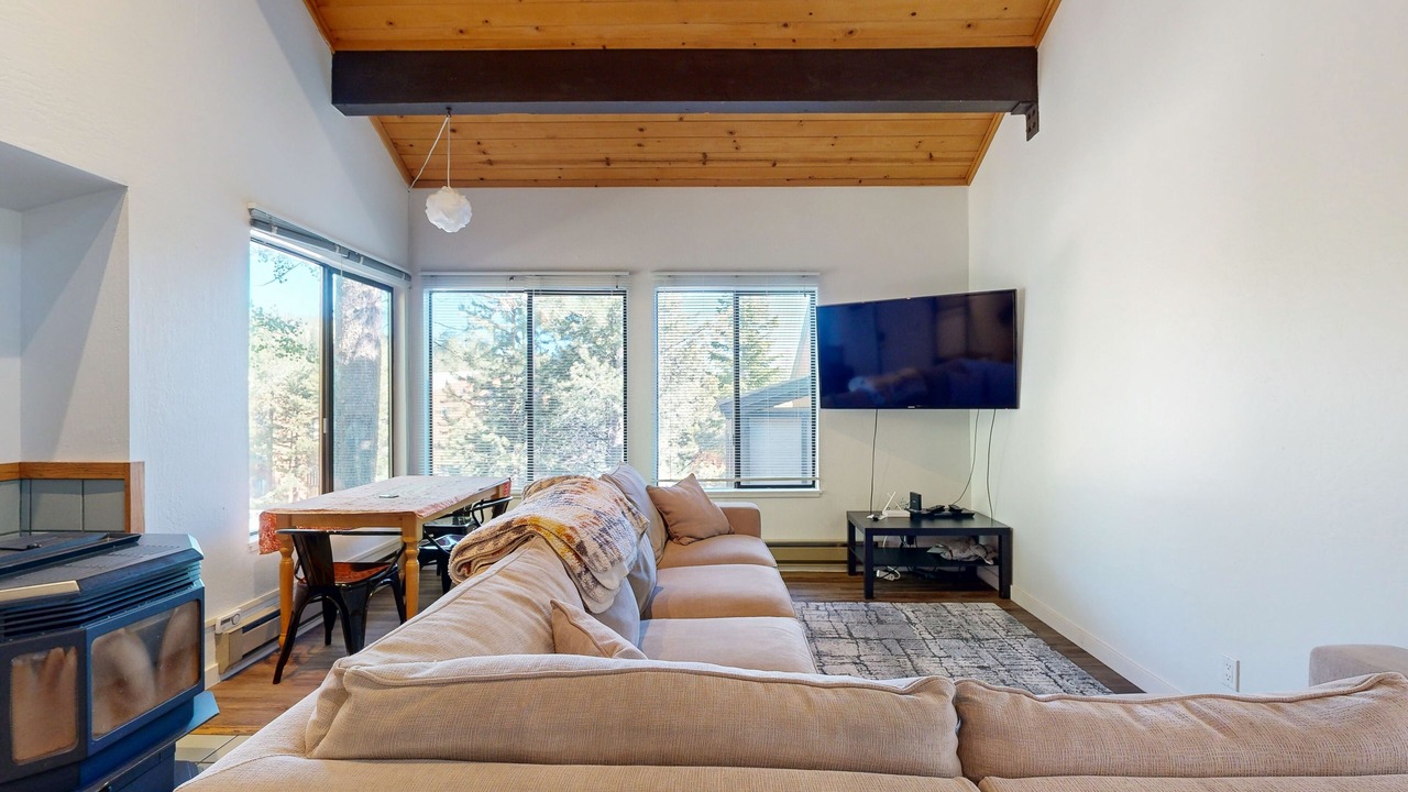 Photo of Livingroom in Truckee