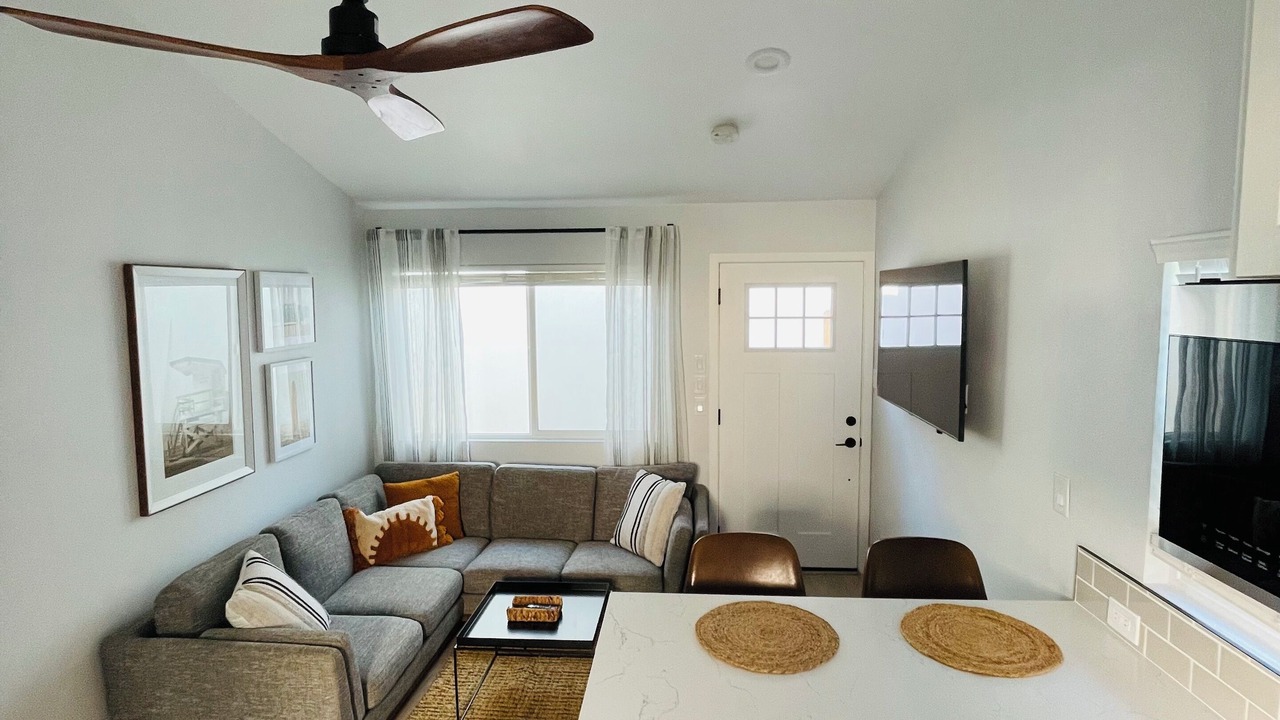 Photo of Livingroom in Downtown