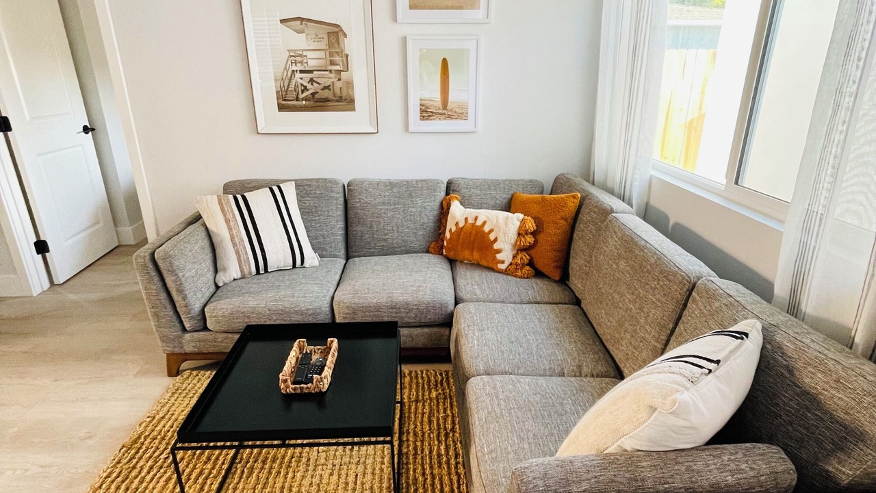 Photo of Livingroom in Downtown