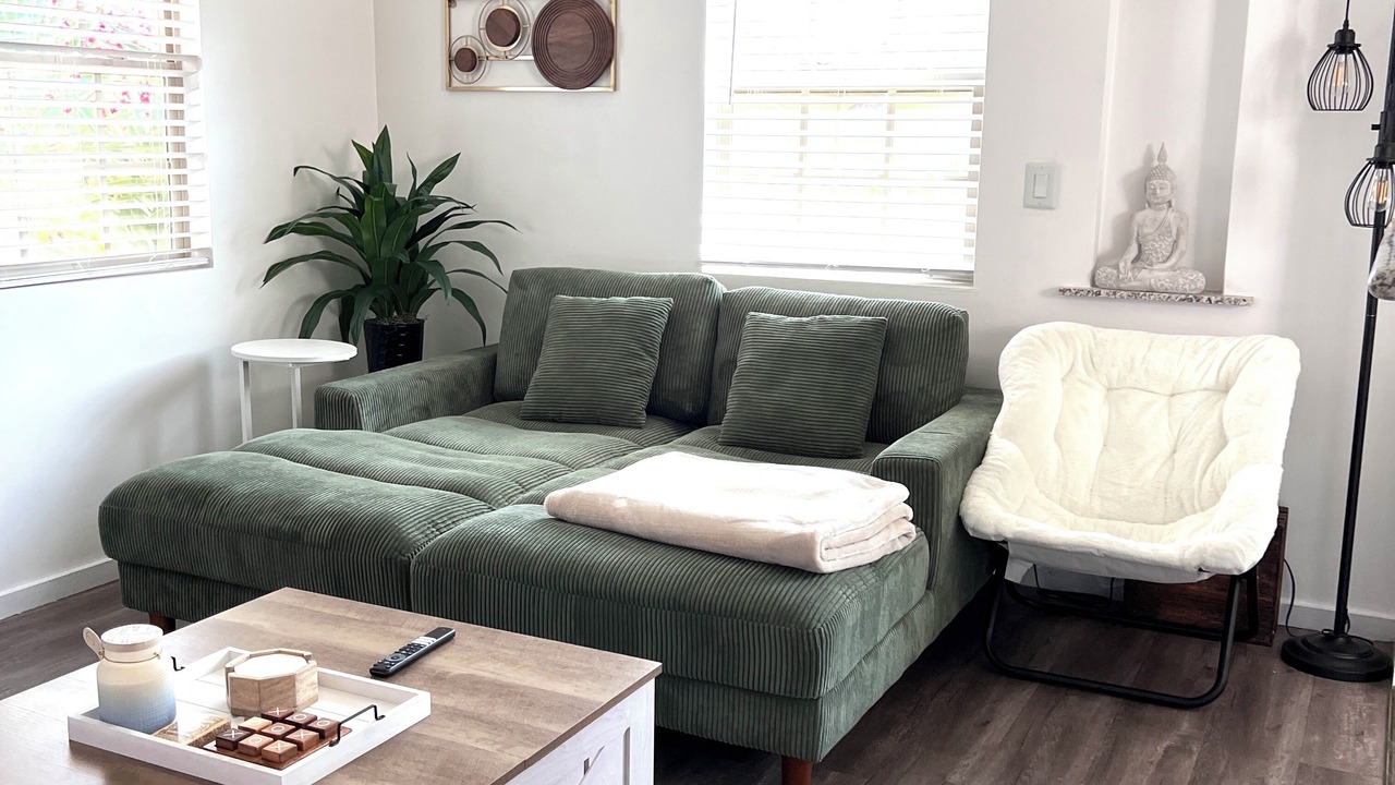 Photo of Livingroom in Mid-Wilshire