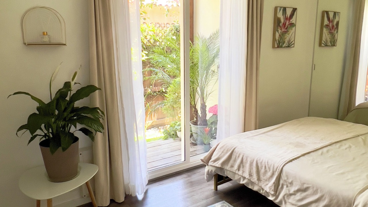 Photo of Bedroom in Mid-Wilshire