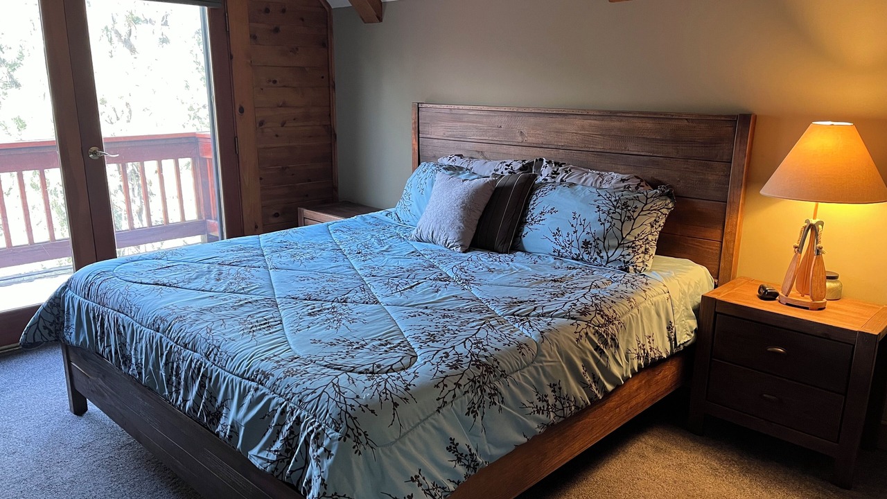 Photo of Bedroom in Pine Mountain Club