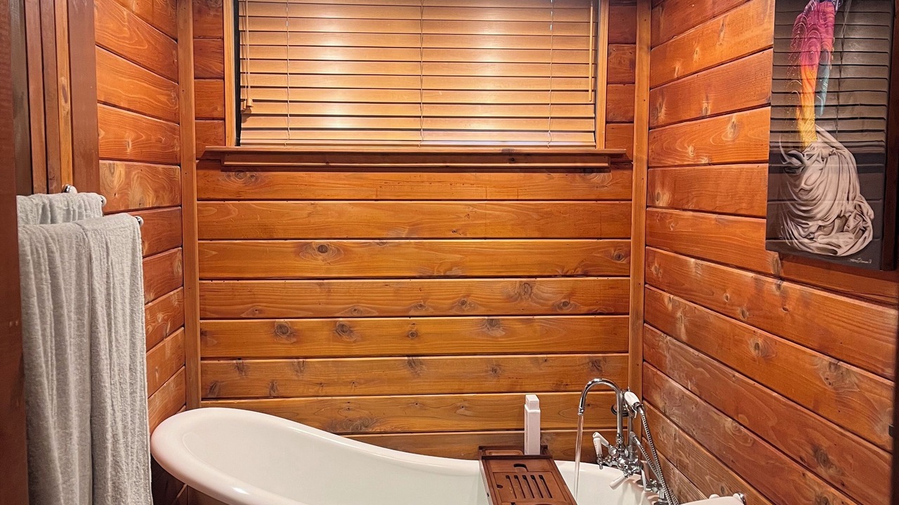 Photo of Bathroom in Pine Mountain Club