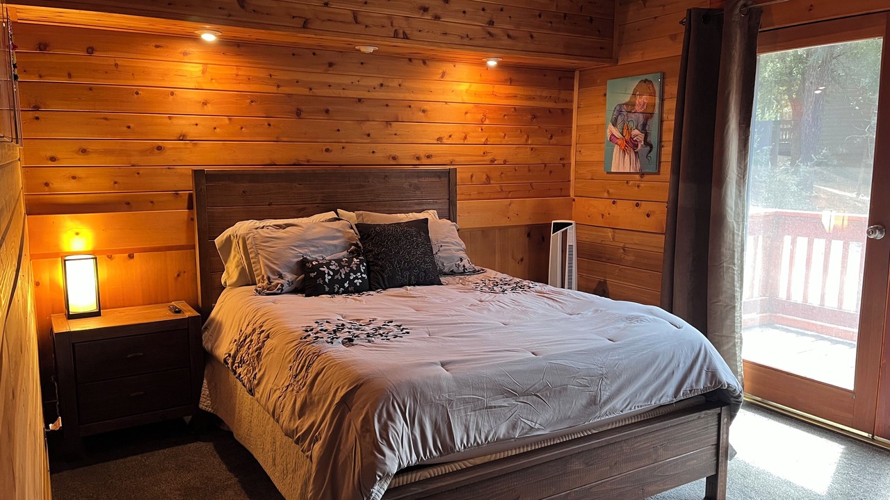 Photo of Bedroom in Pine Mountain Club