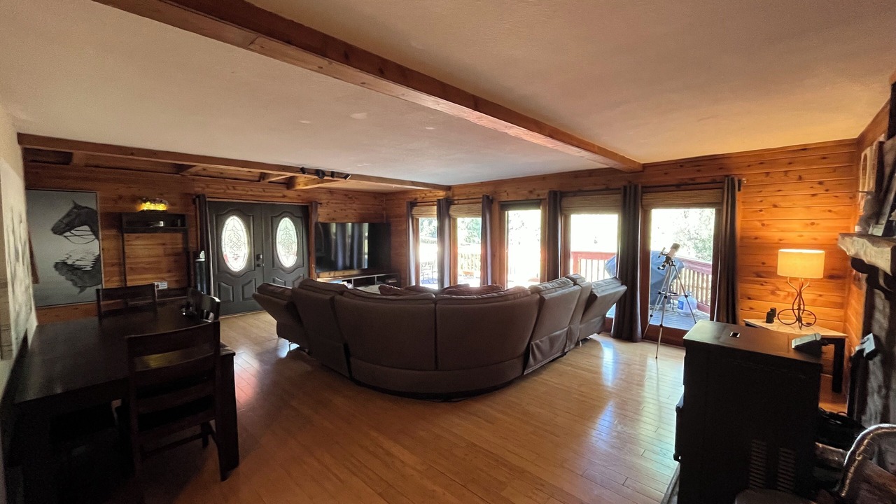 Photo of Livingroom in Pine Mountain Club