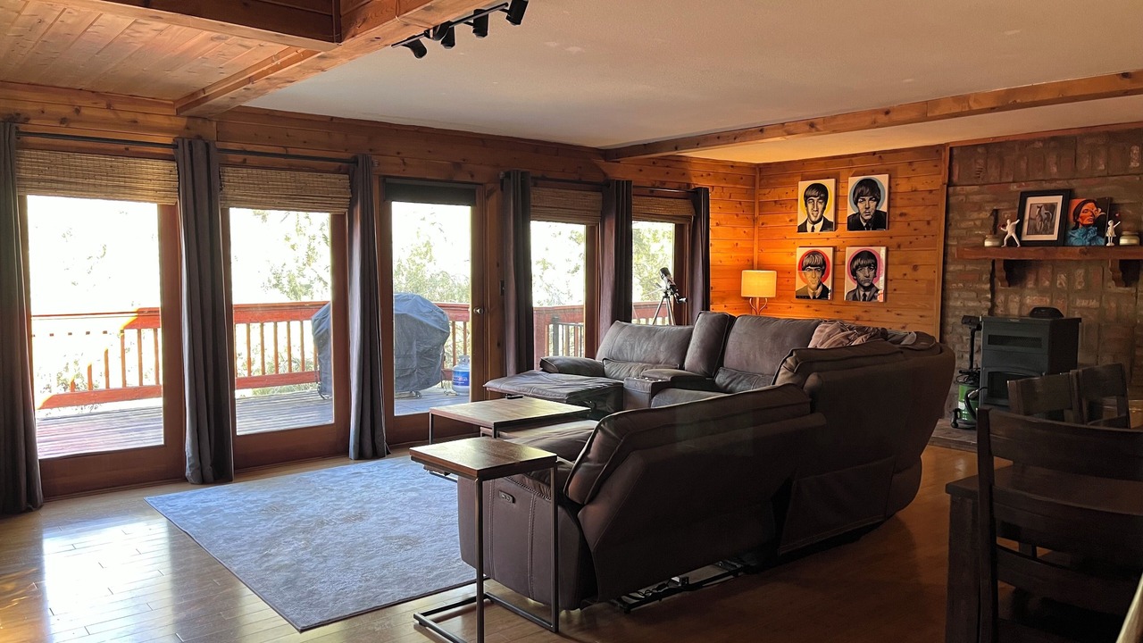 Photo of Livingroom in Pine Mountain Club