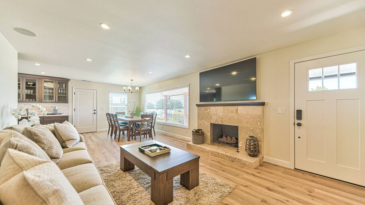 Photo of Livingroom in Del Rey Oaks