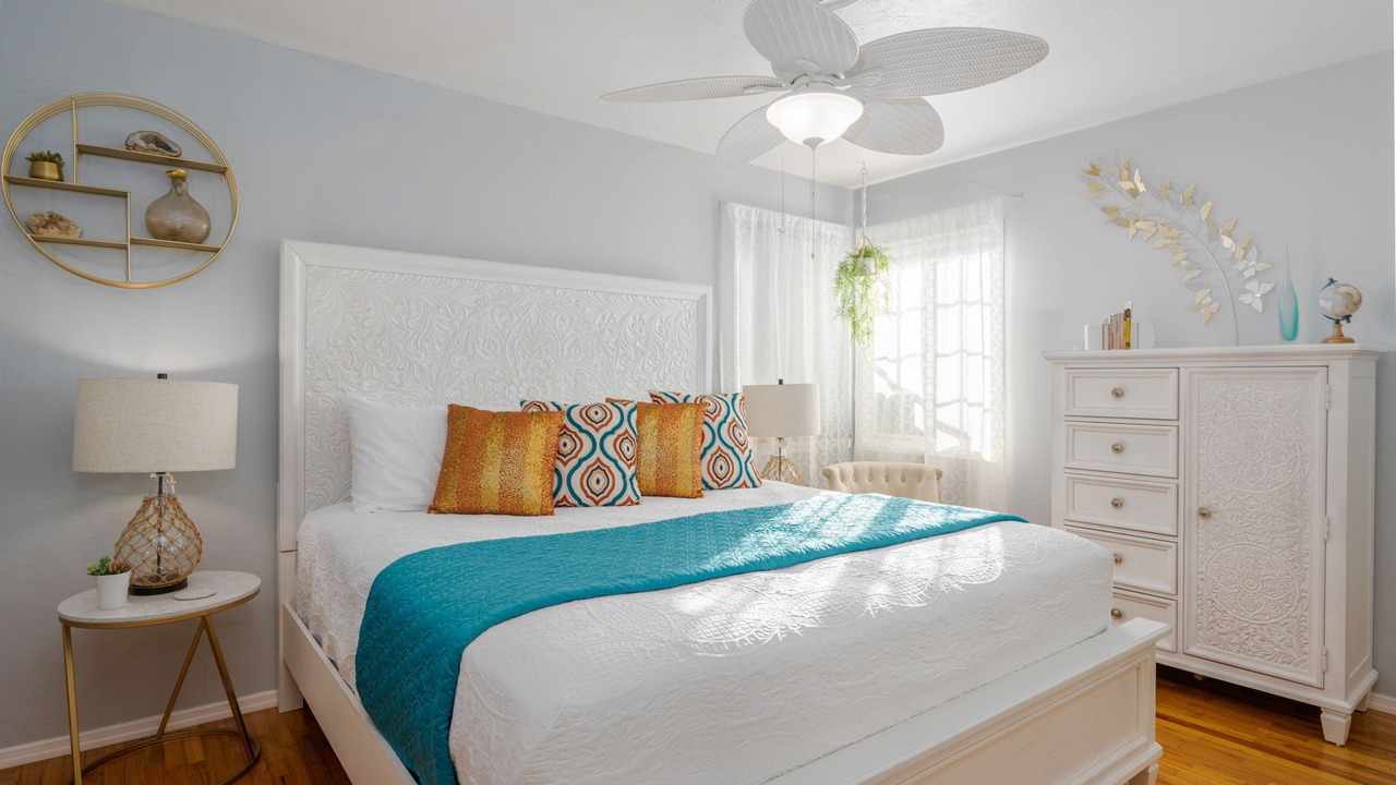 Photo of Bedroom in Lakeside