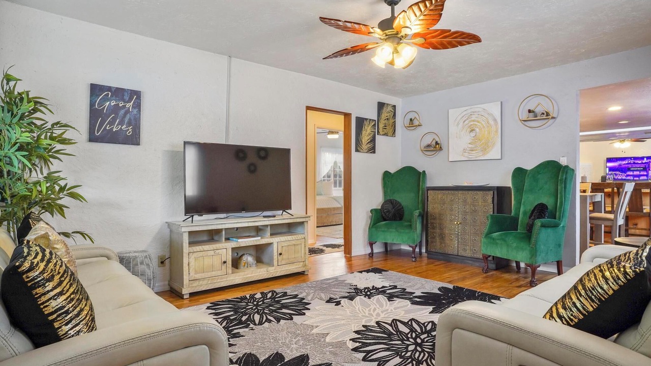 Photo of Bedroom in Lakeside