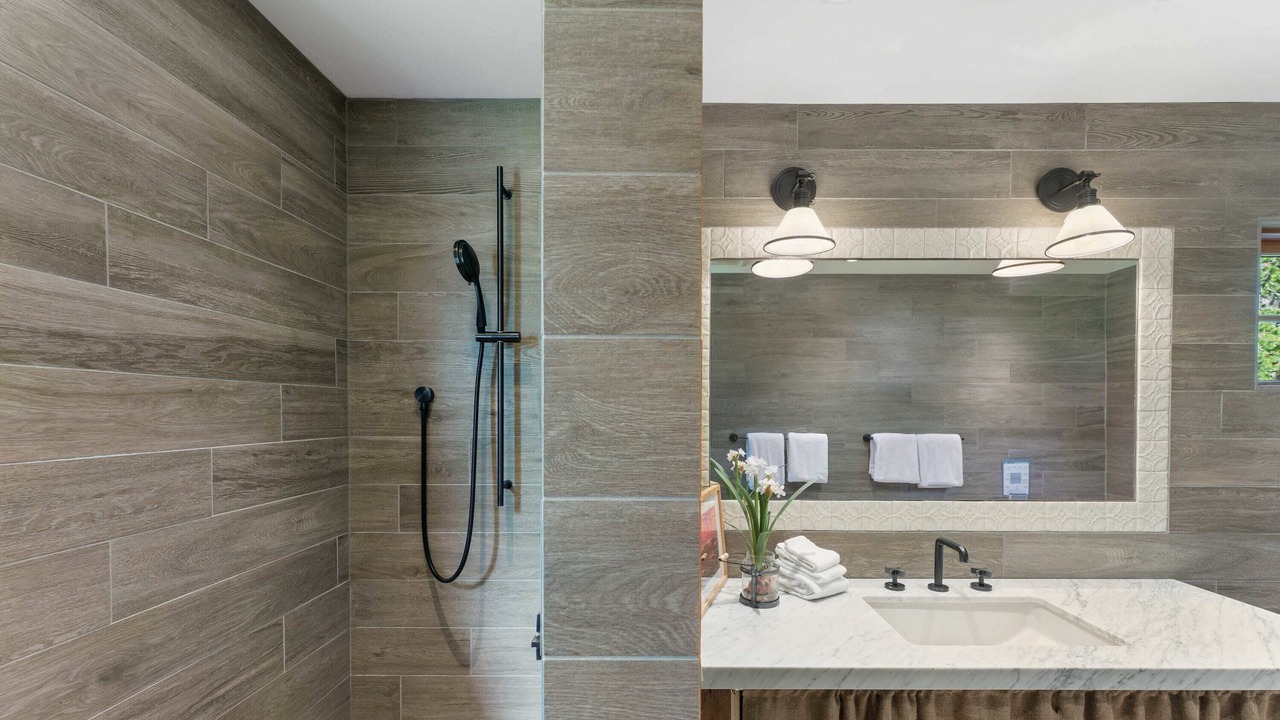 Photo of Bathroom in Serene Lakes