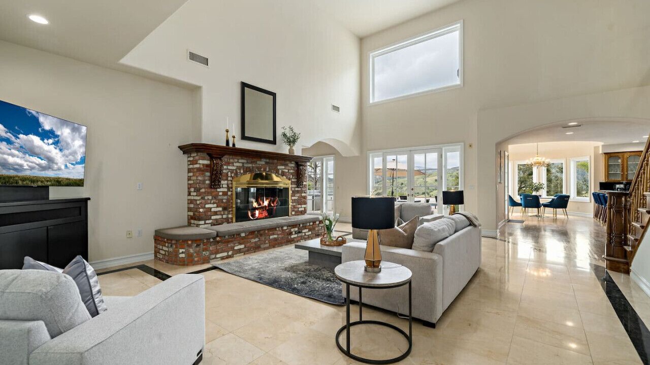 Photo of Livingroom in Anaheim