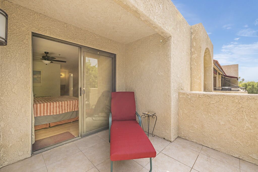 Photo of Patio Balcony in Racquet Club Estates