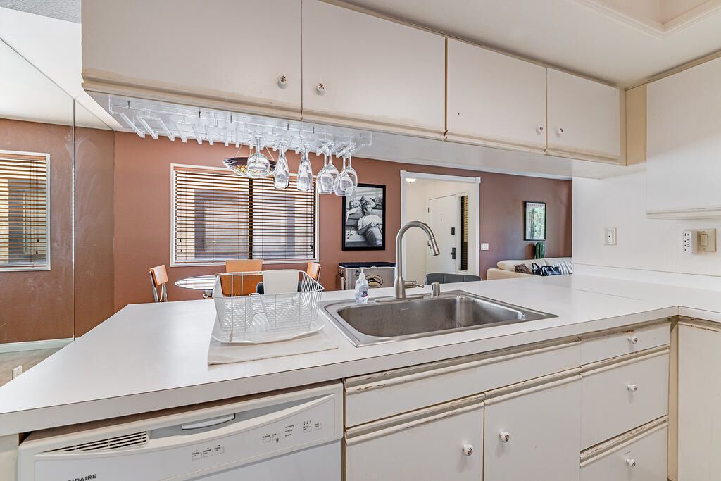 Photo of Kitchen in Racquet Club Estates