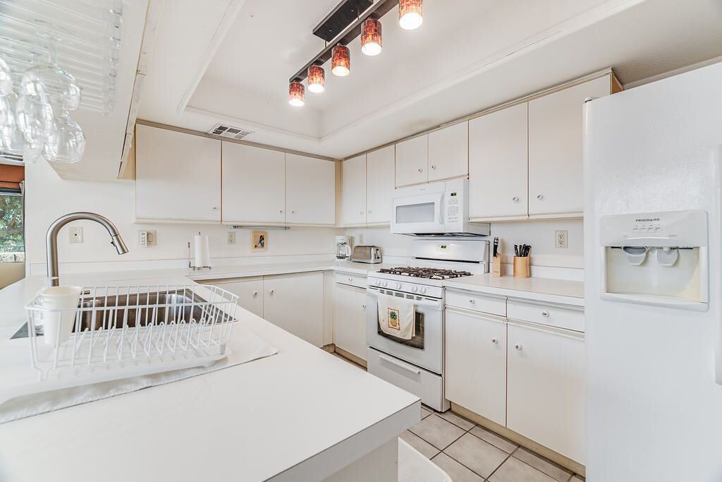 Photo of Kitchen in Racquet Club Estates
