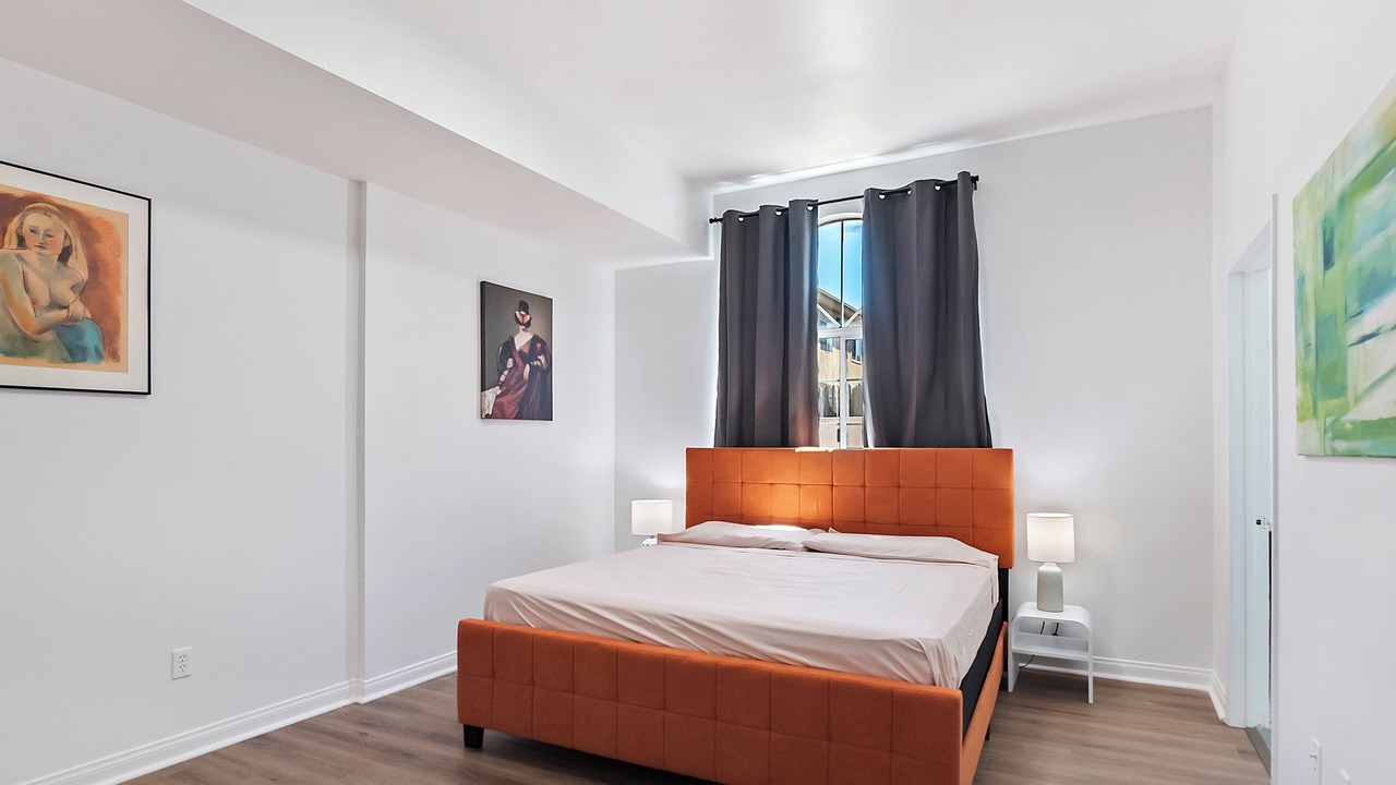 Photo of Bedroom in NoHo Arts District
