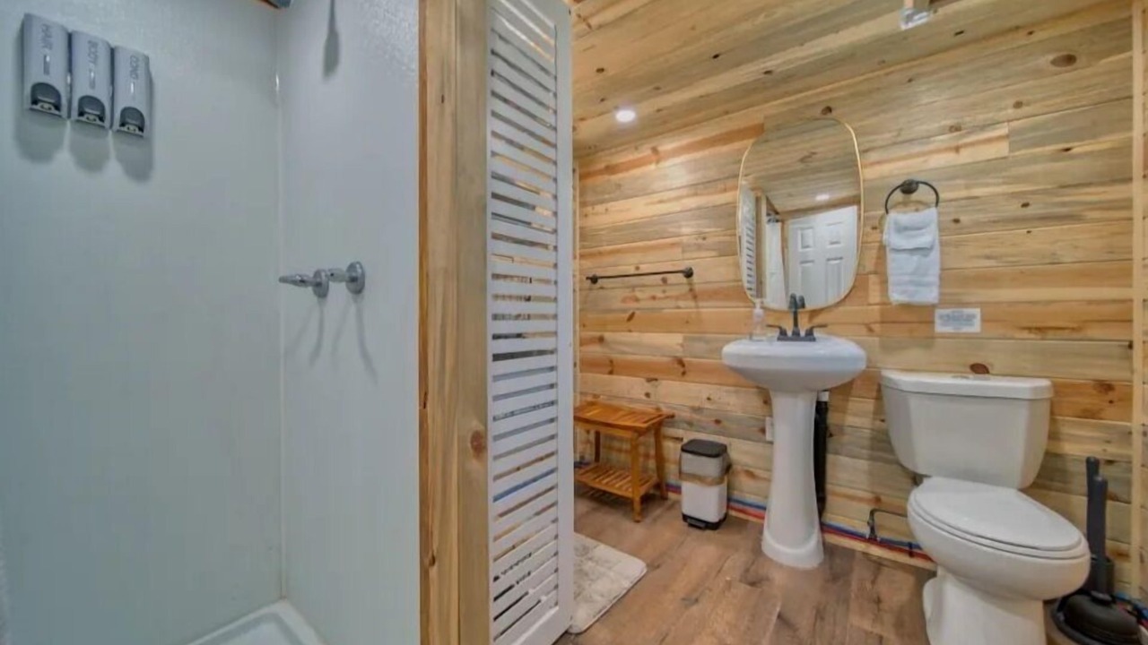 Photo of Bathroom in Mojave Desert