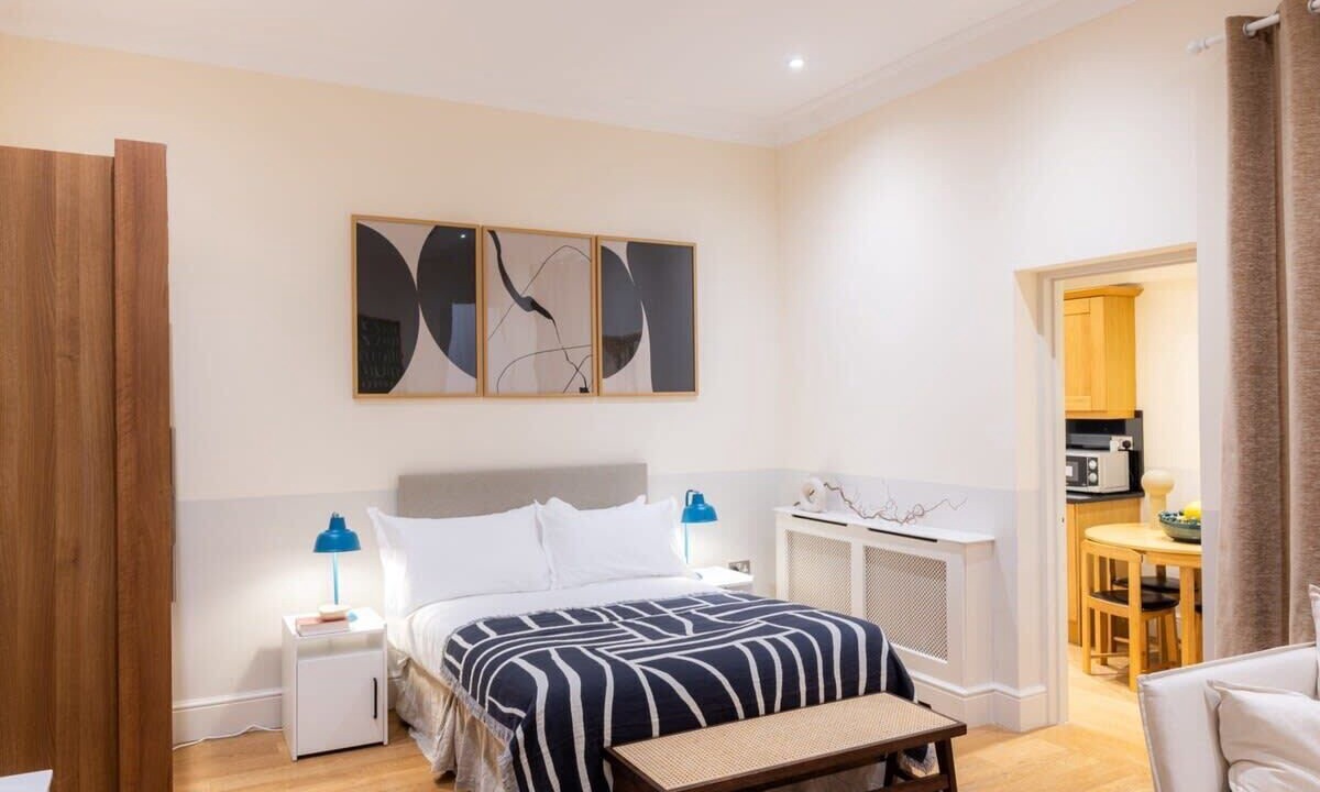 Photo of Bedroom in Courtfield