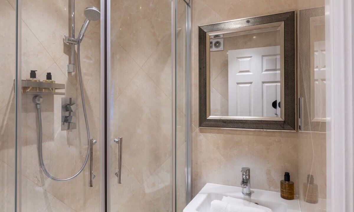 Photo of Bathroom in Courtfield
