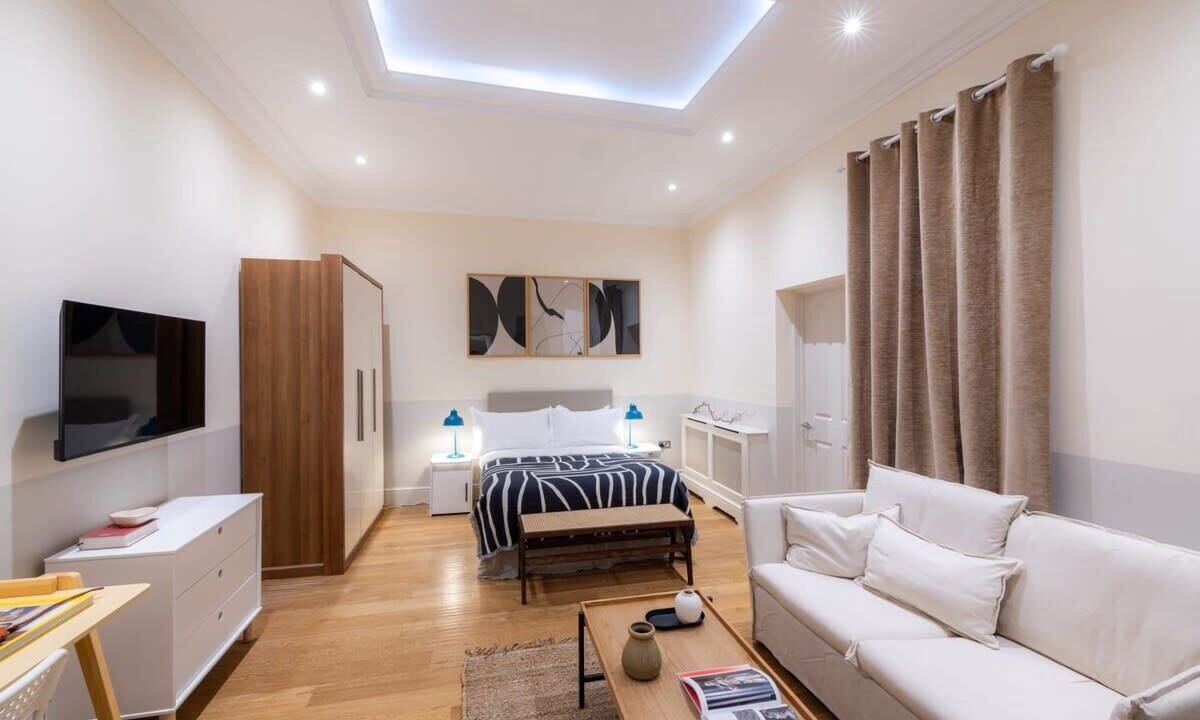 Photo of Bedroom in Courtfield