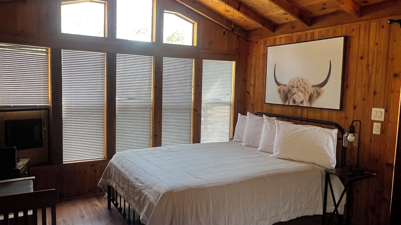 Photo of Bedroom in Three Rivers