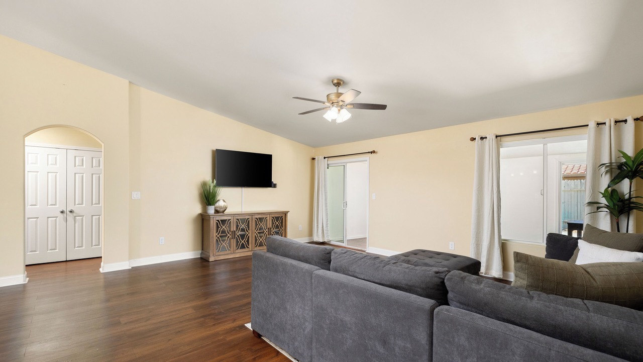 Photo of Livingroom in Pumpkin Center