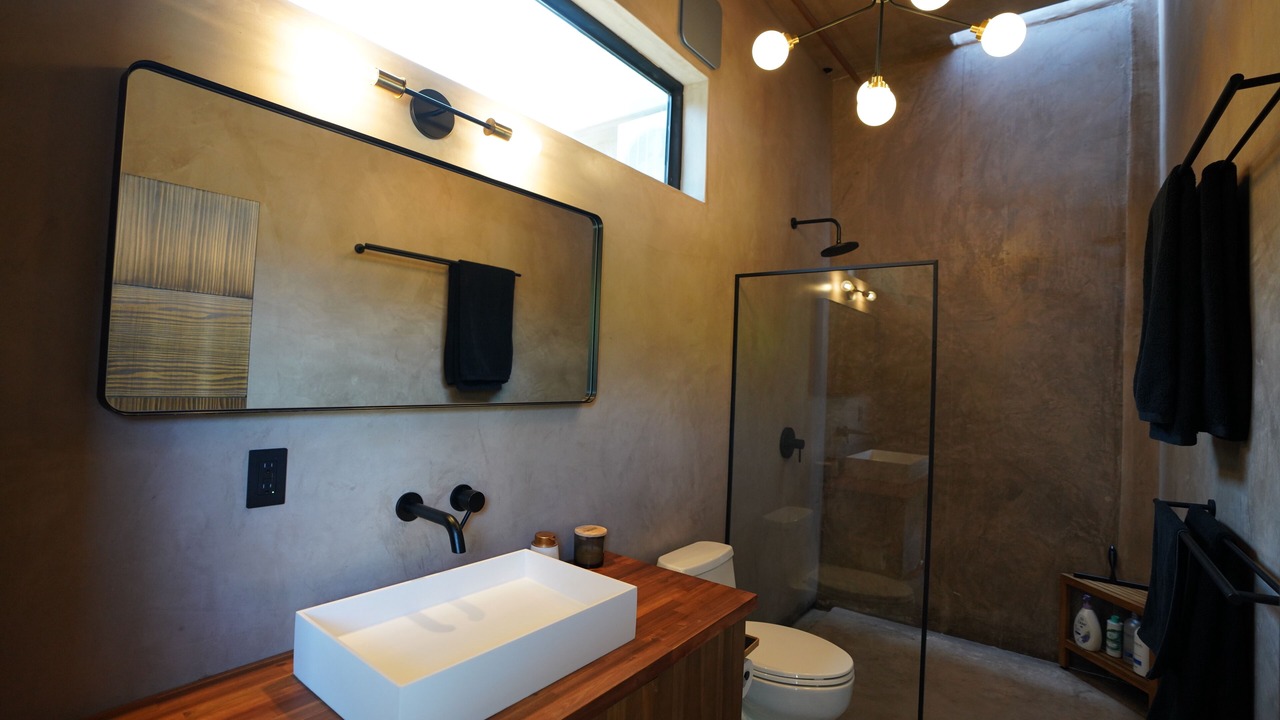 Photo of Bathroom in Verdugo Woodlands