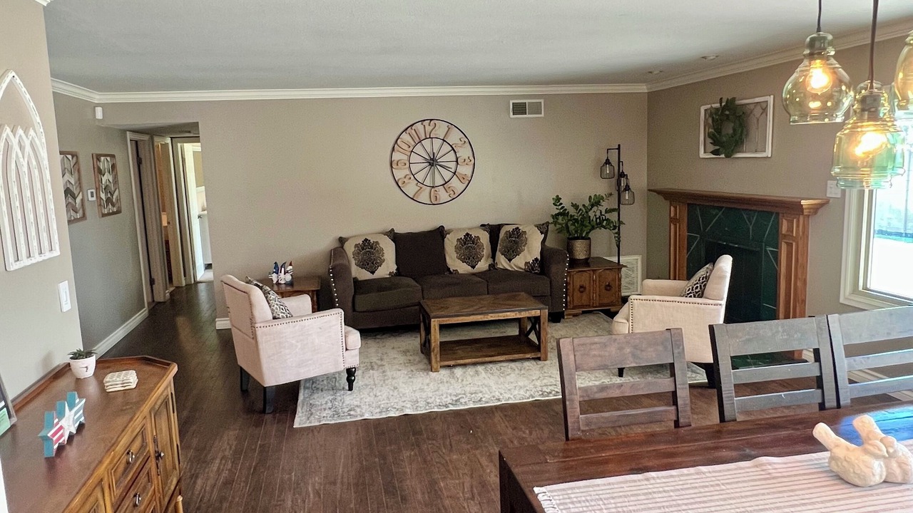 Photo of Livingroom in Simi Valley