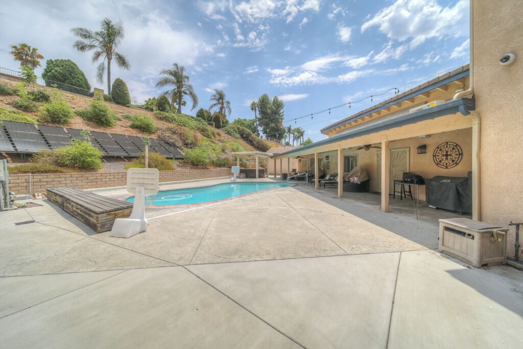 Photo of Outdoor in Estates at Canyon Crest