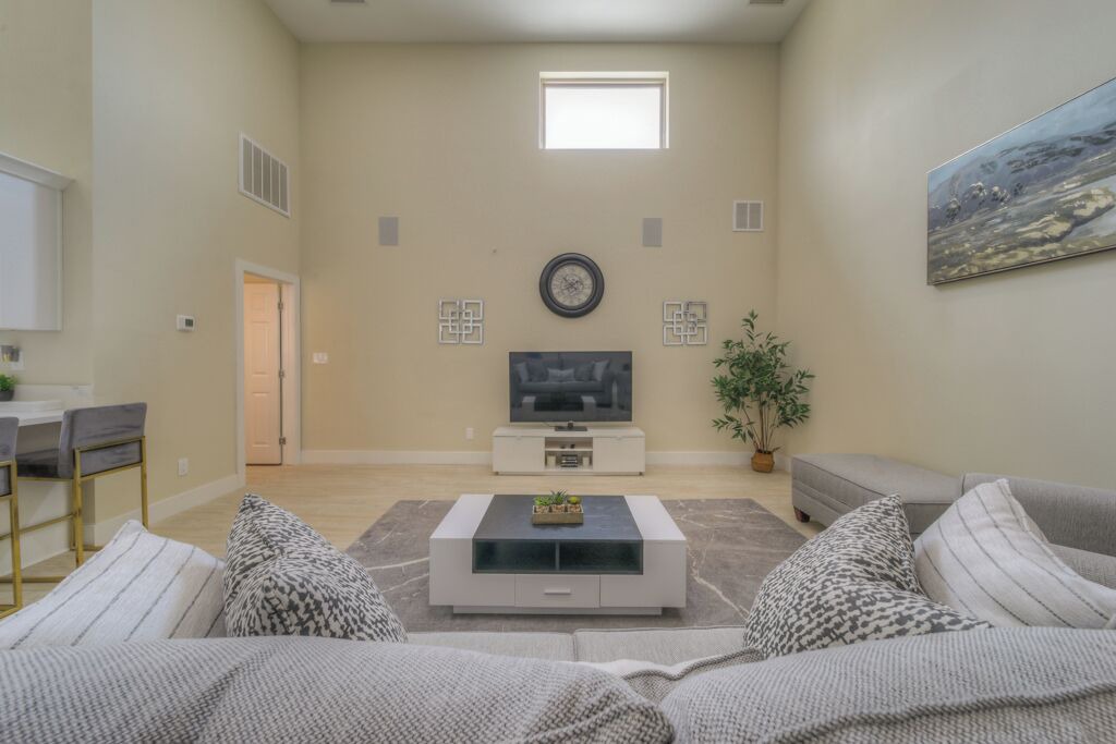 Photo of Livingroom in Estates at Canyon Crest