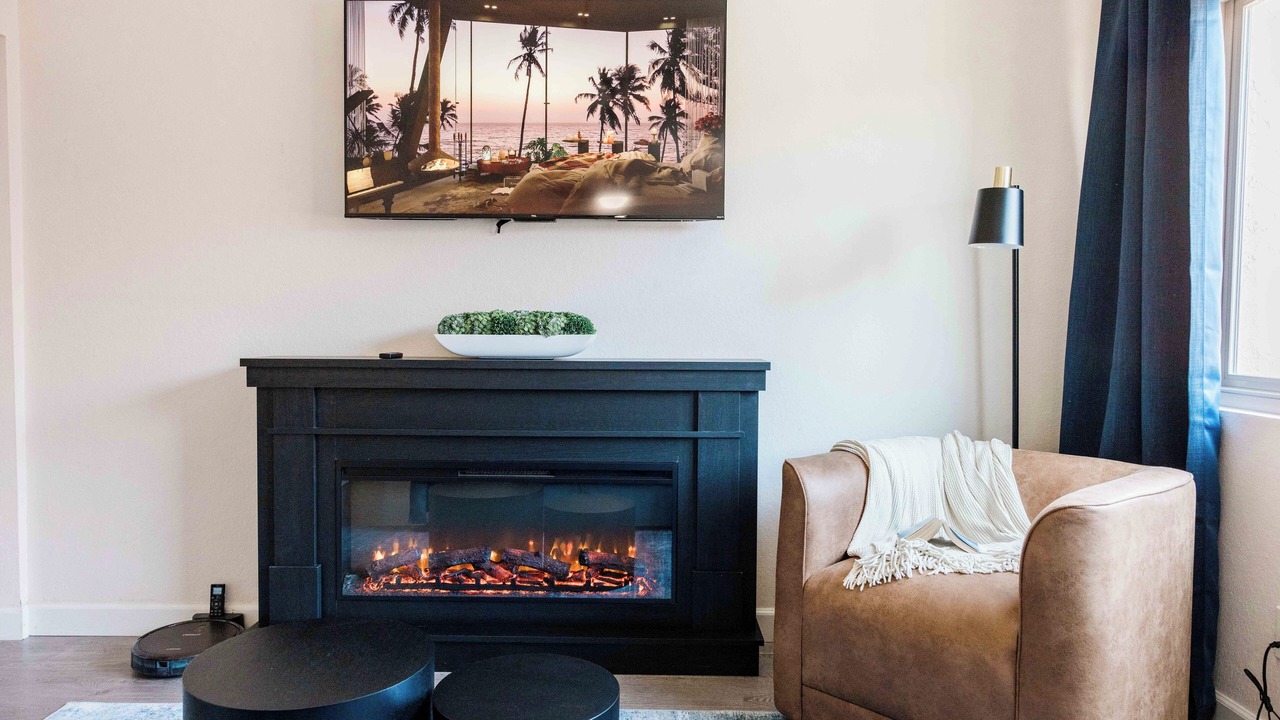 Photo of Livingroom in West Carson