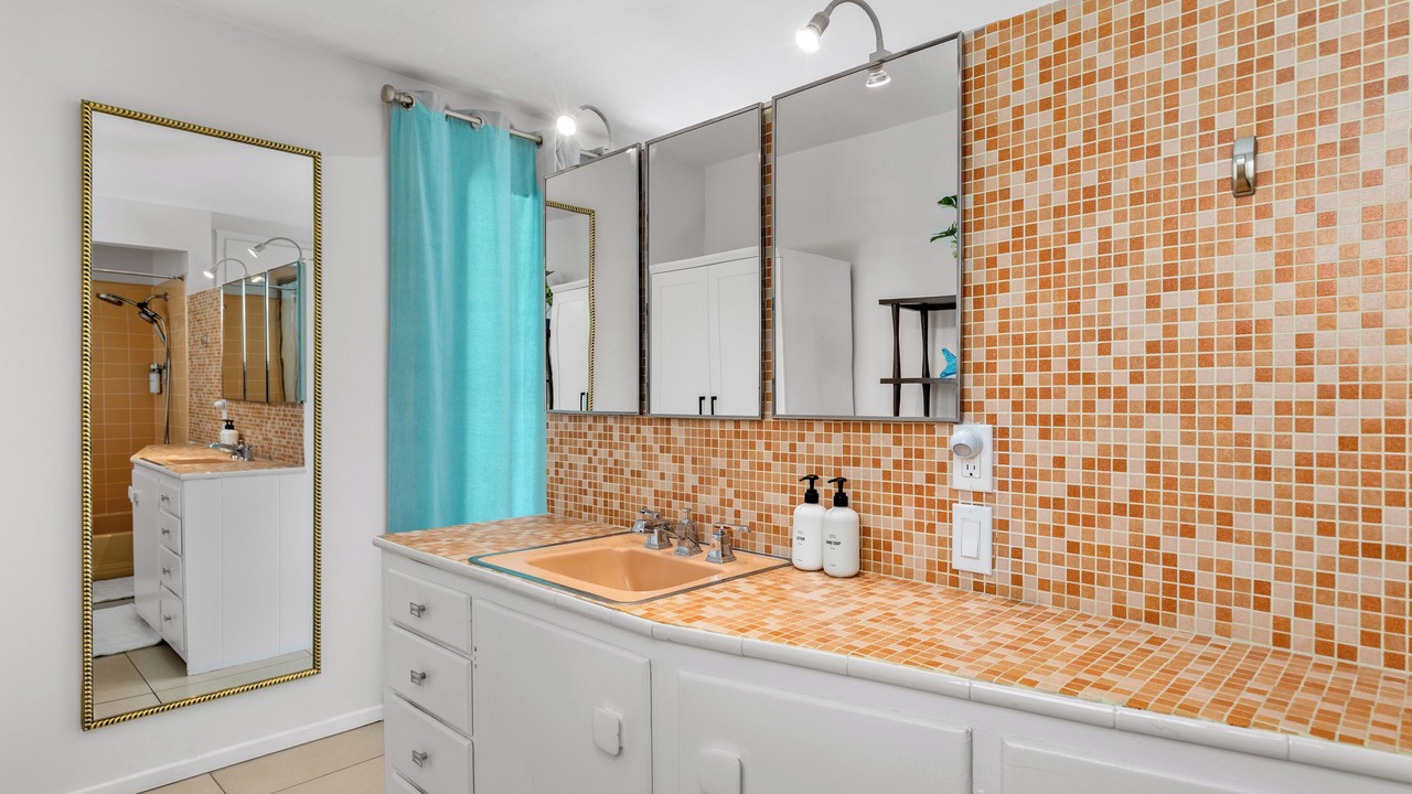 Photo of Bathroom in Warm Sands