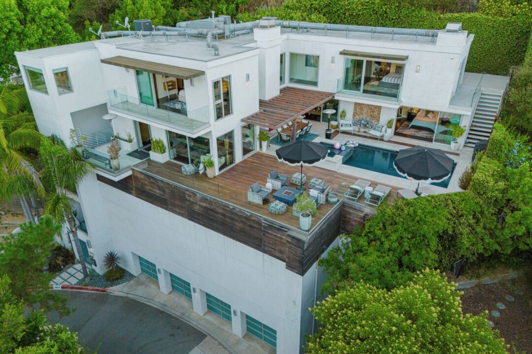 Photo of Outdoor in Hollywood Hills West