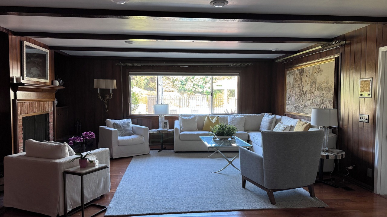 Photo of Livingroom in East Pasadena