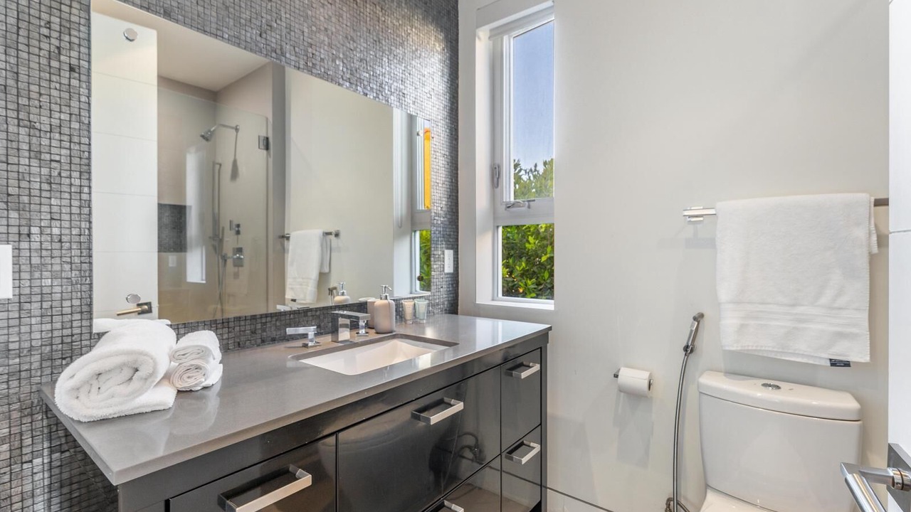 Photo of Bathroom in La Brea