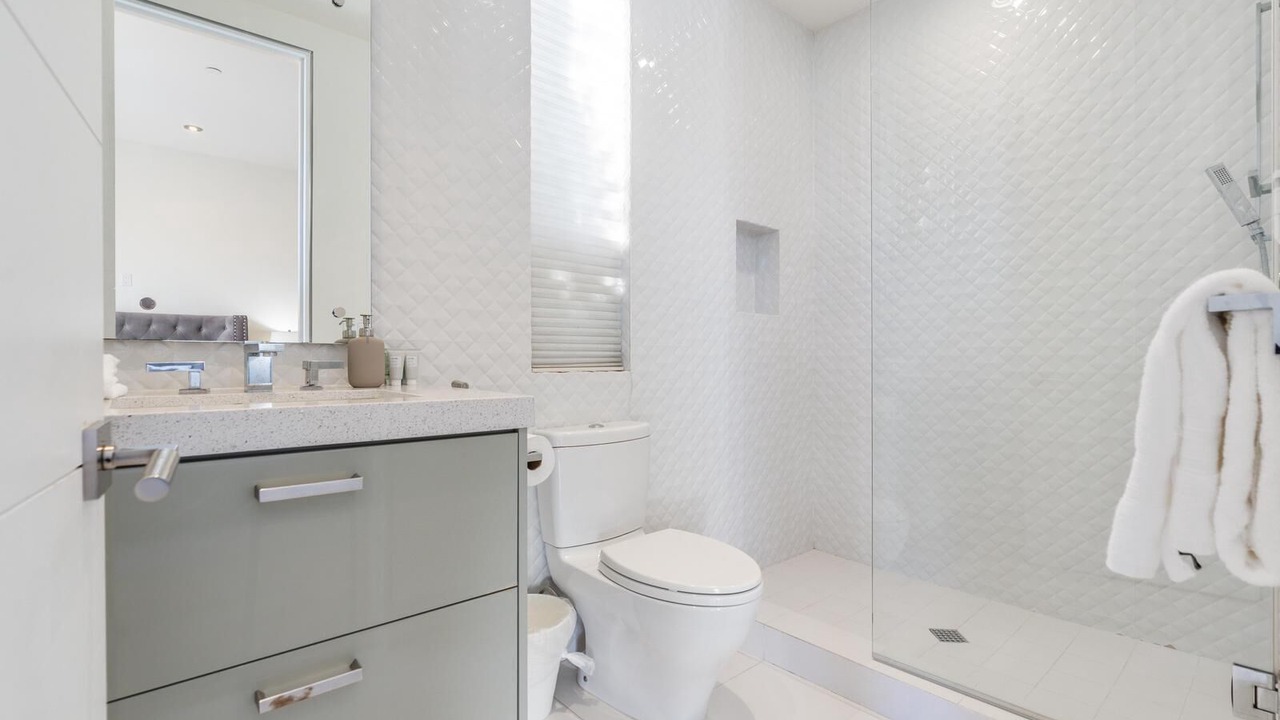 Photo of Bathroom in La Brea